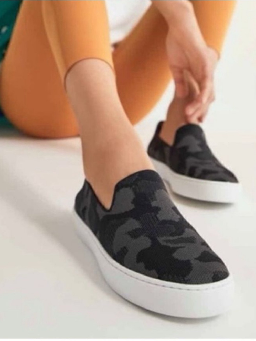 Rothy’s The Original Slip On Sneaker Black & Gray Camo Women’s Size 10.5